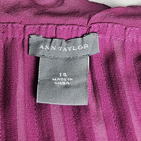 Ann Taylor Women Berry Feminine Silk Top Size 14 - Picture 11 of 12